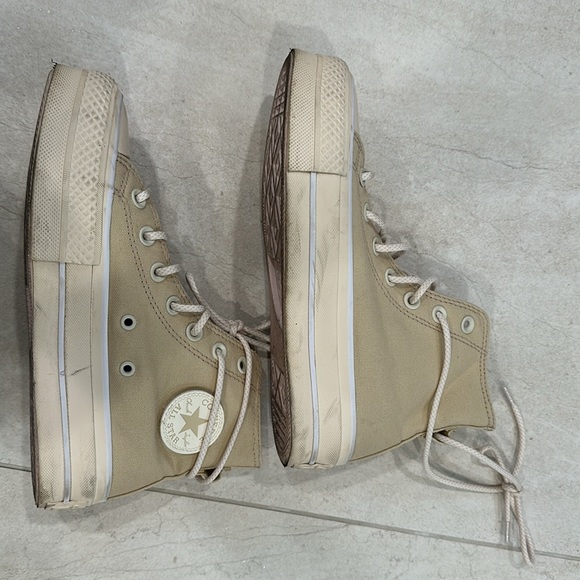 Chuck Taylor All Star Lift Sneaker in Oat Milk & Natural Ivory - Picture 4 of 6